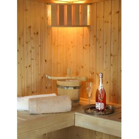 Casa Fortuna Modern Retreat Holiday home Goehren-Lebbin